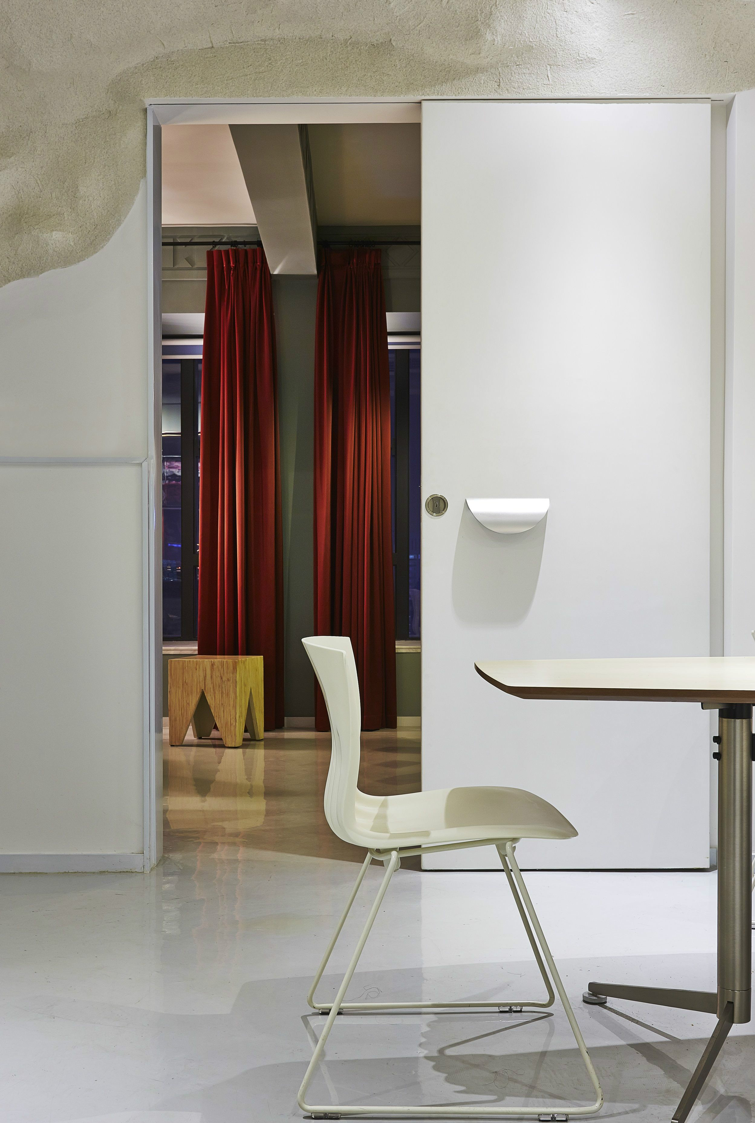 上海山洞風(fēng)格辦公室裝修設(shè)計效果圖-第2張圖片-上海古都建筑設(shè)計集團(tuán)