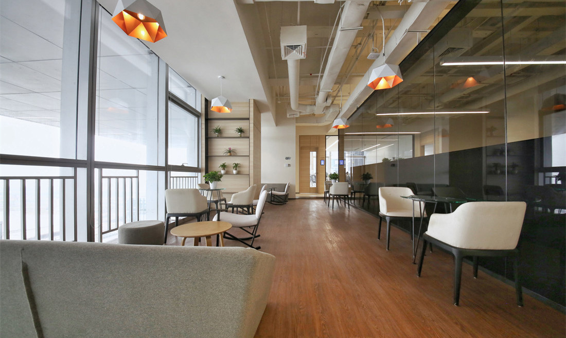 休閑時尚辦公室裝修設(shè)計(jì)-第1張圖片-上海古都建筑設(shè)計(jì)集團(tuán)