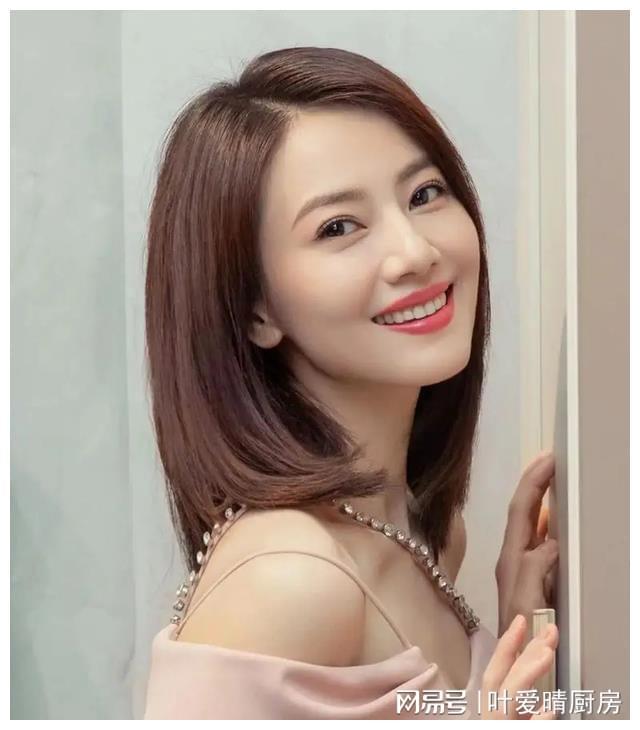 的10位明星妻子哪位明星的老婆最漂亮尊龙凯时ag旗舰厅网站娱乐圈颜值最高(图3)