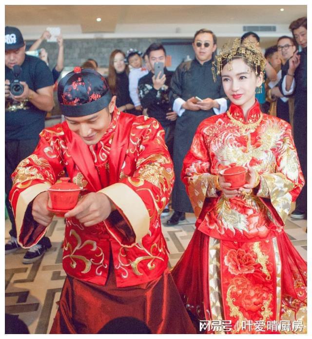 的10位明星妻子哪位明星的老婆最漂亮尊龙凯时ag旗舰厅网站娱乐圈颜值最高(图5)