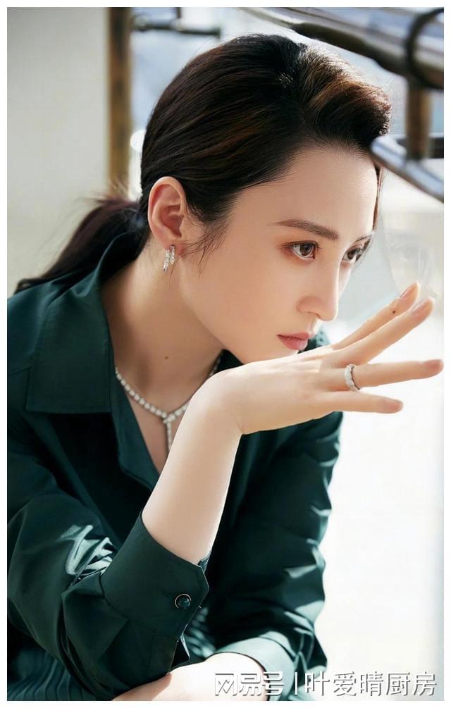 的10位明星妻子哪位明星的老婆最漂亮尊龙凯时ag旗舰厅网站娱乐圈颜值最高(图16)