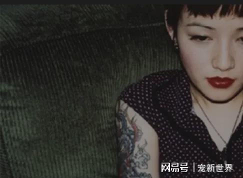 热议曾为爱30岁摘子宫网友：不知后不尊龙凯时app47范晓萱一头绿发引(图4)