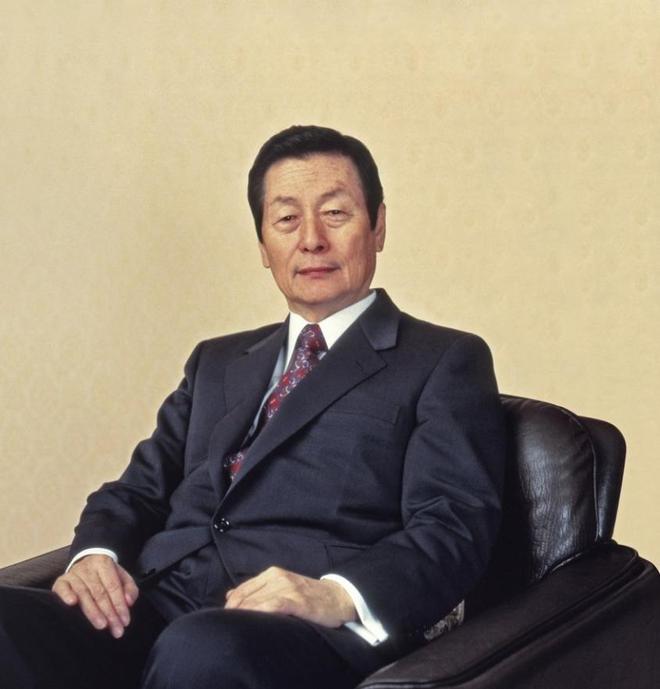 共享”同一女星亲兄弟为财权内斗互撕尊龙凯时韩国财阀家族丑闻：父子“(图3)